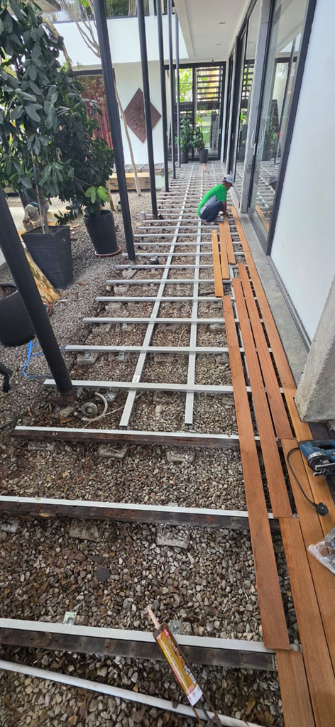 Sub-Frame Selection: Hardwood Joists vs. Aluminum Sub-Frames for Outdoor Decks